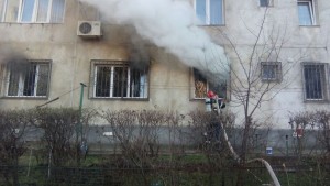 Incendiu de apartament. FOTO ISU Dobrogea