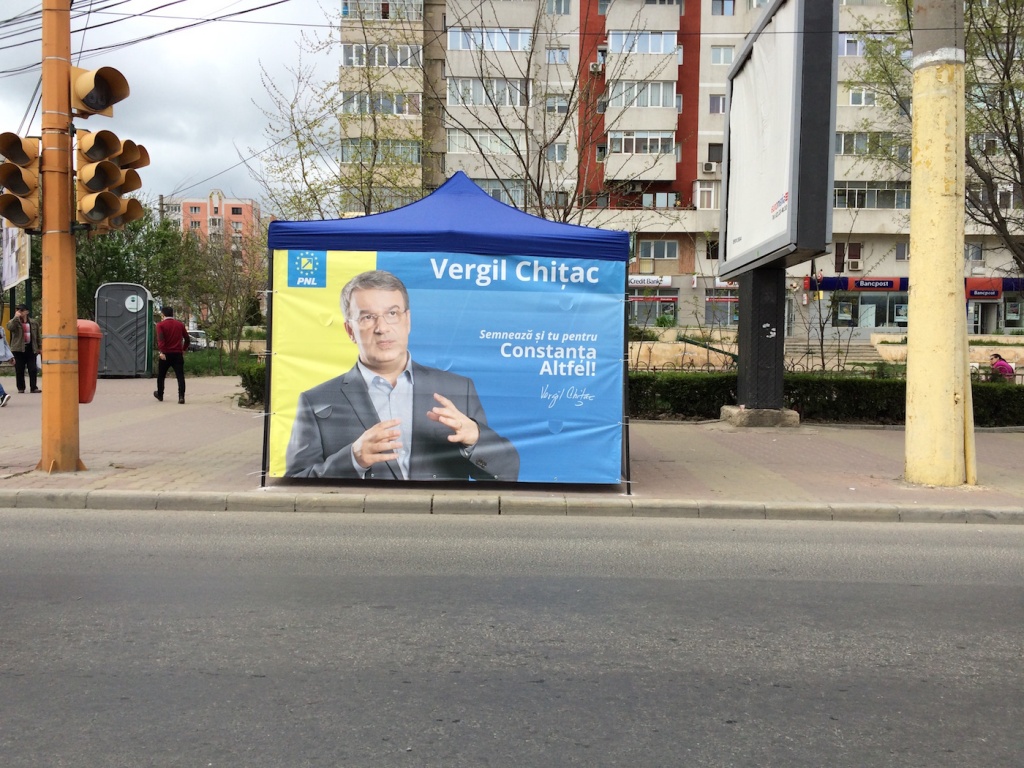 Cortul lui Vergil Chițac. FOTO Adrian Boioglu