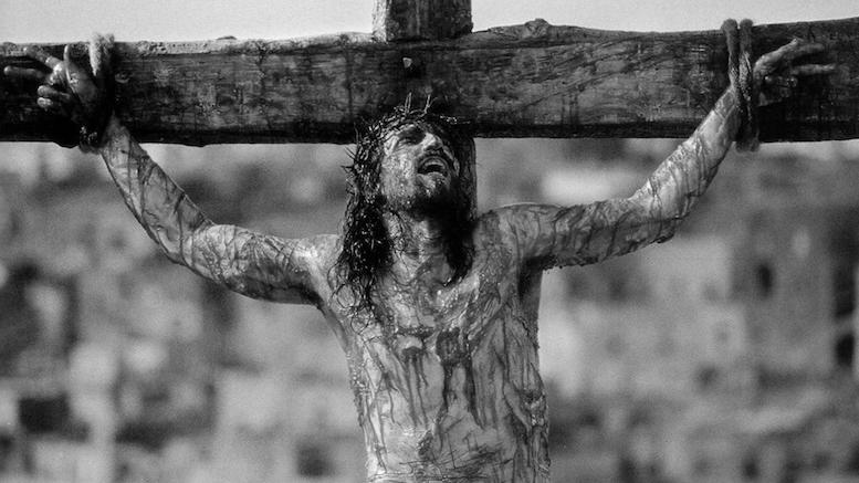 Scena răstignirii lui Iisus în comuna Peștera