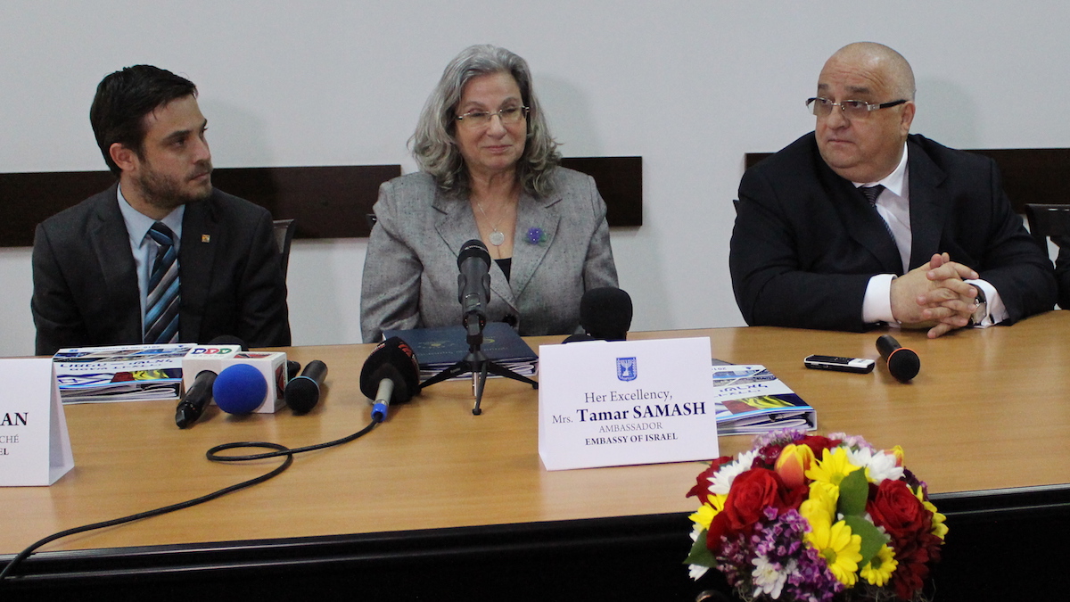 Felix Stroe, director RAJA, Tamar Samash, Ambasador Israel și Matan Safran, atașat comercial al Ambasadei Israelului. FOTO Adrian Boioglu
