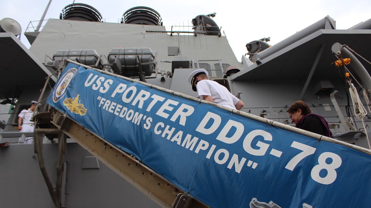 În vizită la bordul distrugătorului american USS Porter. FOTO Adrian Boioglu