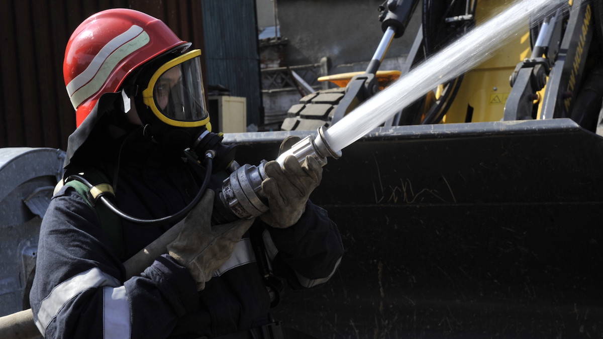 Pompier în acțiune. FOTO ISU Dobrogea