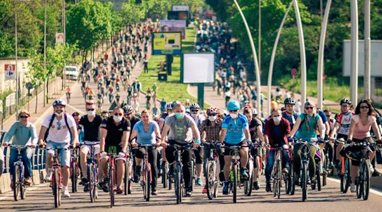 Marșul bicicliștilor. FOTO optar.ro
