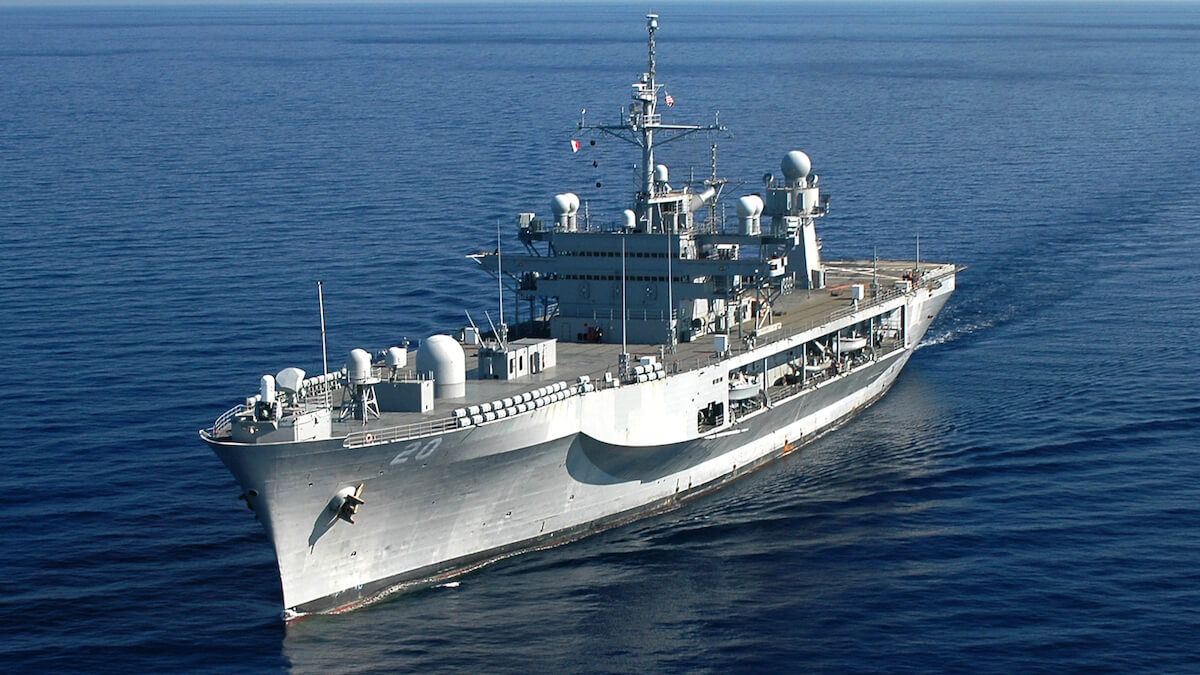USS Mount Whitney. FOTO US Navy / Sarah Bir