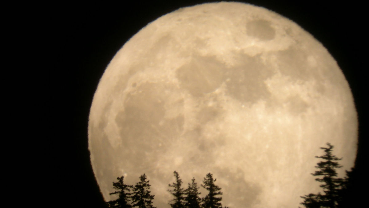 Super Luna. FOTO Tim McCord / space.com