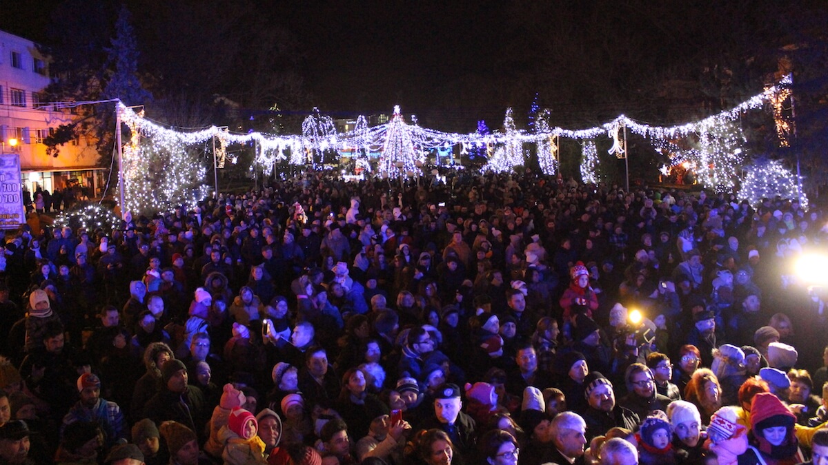 Aprinderea iluminatului festiv în Medgidia. FOTO Adrian Boioglu