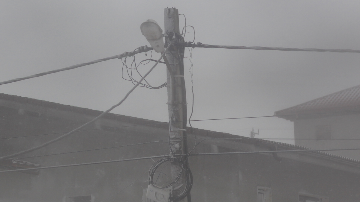 Cabluri electrice, iarna. FOTO Adrian Boioglu