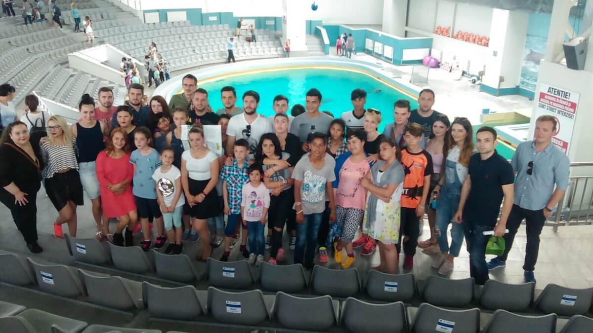 Copiii defavorizați și TSD-iștii constănțeni la Delfinariu de 1 iunie