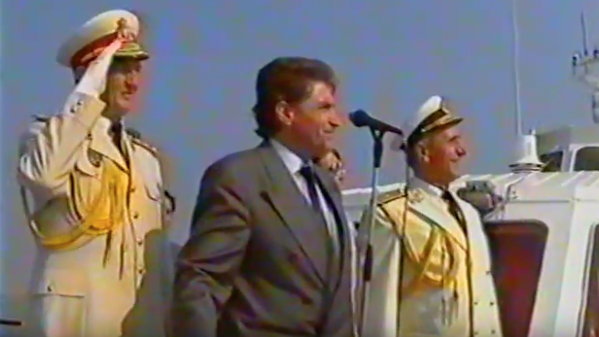Petre Roman, la Ziua Marinei, în anii '90. FOTO Captură video