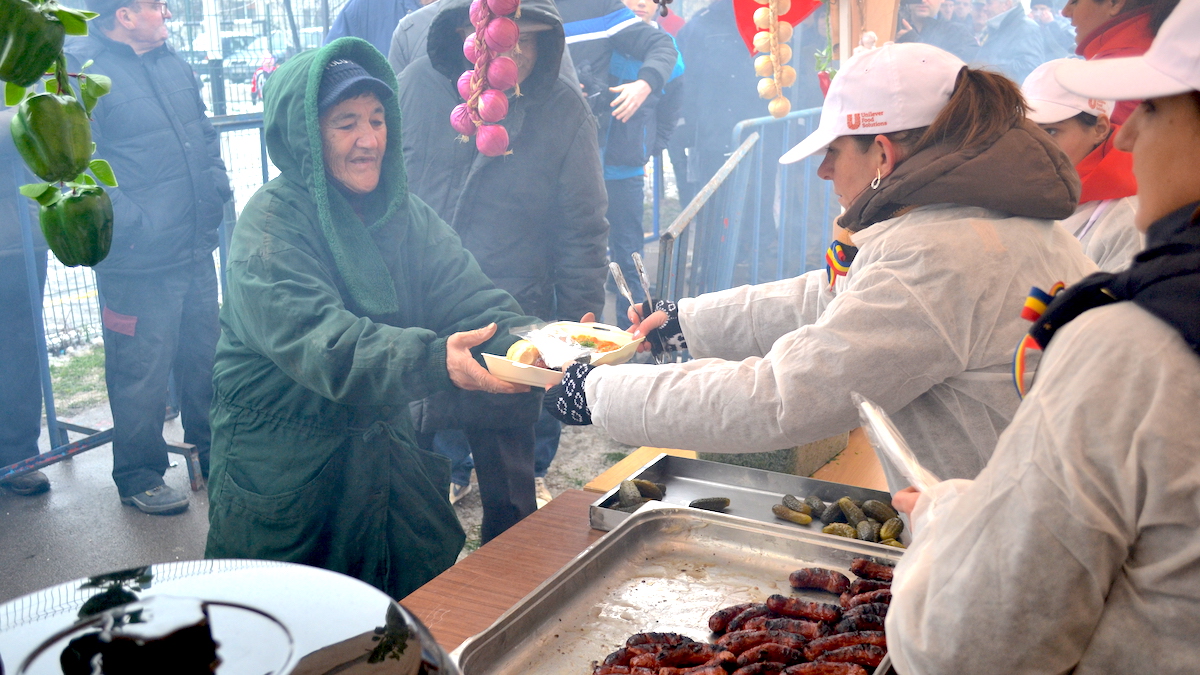 Fasole și cârnați de 1 Decembrie la Constanța. FOTO Adrian Boioglu