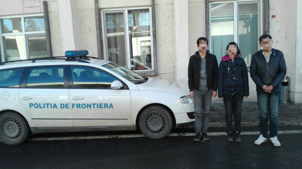 Tre migranți chinezi, originari din Tibet, prinși la frontieră. FOTO Garda de Coastă Constanța