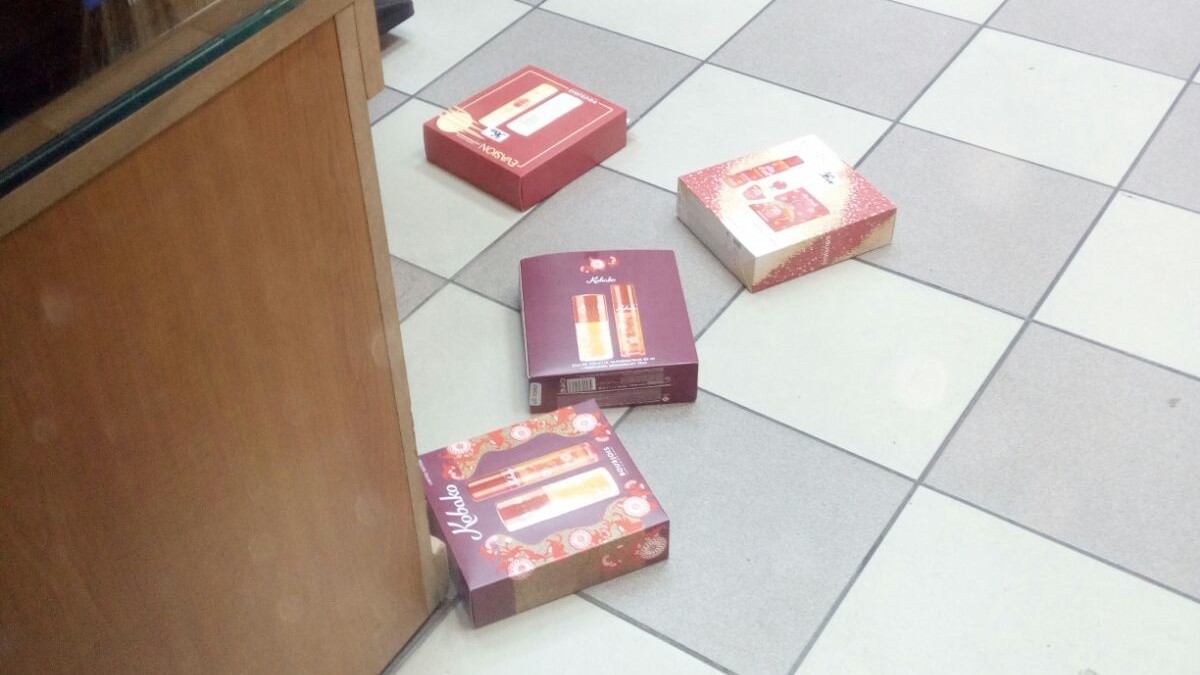 Cosmetice furate de la un magazin din Constanța. FOTO Zip Escort