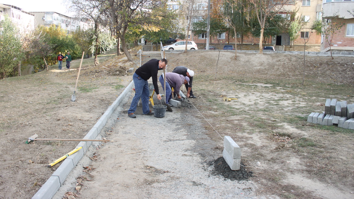 Lucrări de reabilitare în cartierul Columbia din Cernavodă. FOTO CTnews.ro