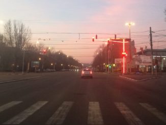 Semafor cu stâlp luminos la Constanța. FOTO Cătălin Schipor