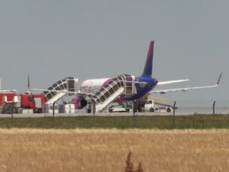 Cursă Wizz Air blocată pe Aeroportul Mihail Kogălniceanu, Constanța. FOTO Captură Video