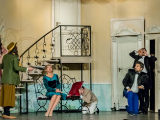FOTO: Teatrul Elisabeta. Scenă din piesa "Puricele în ureche"