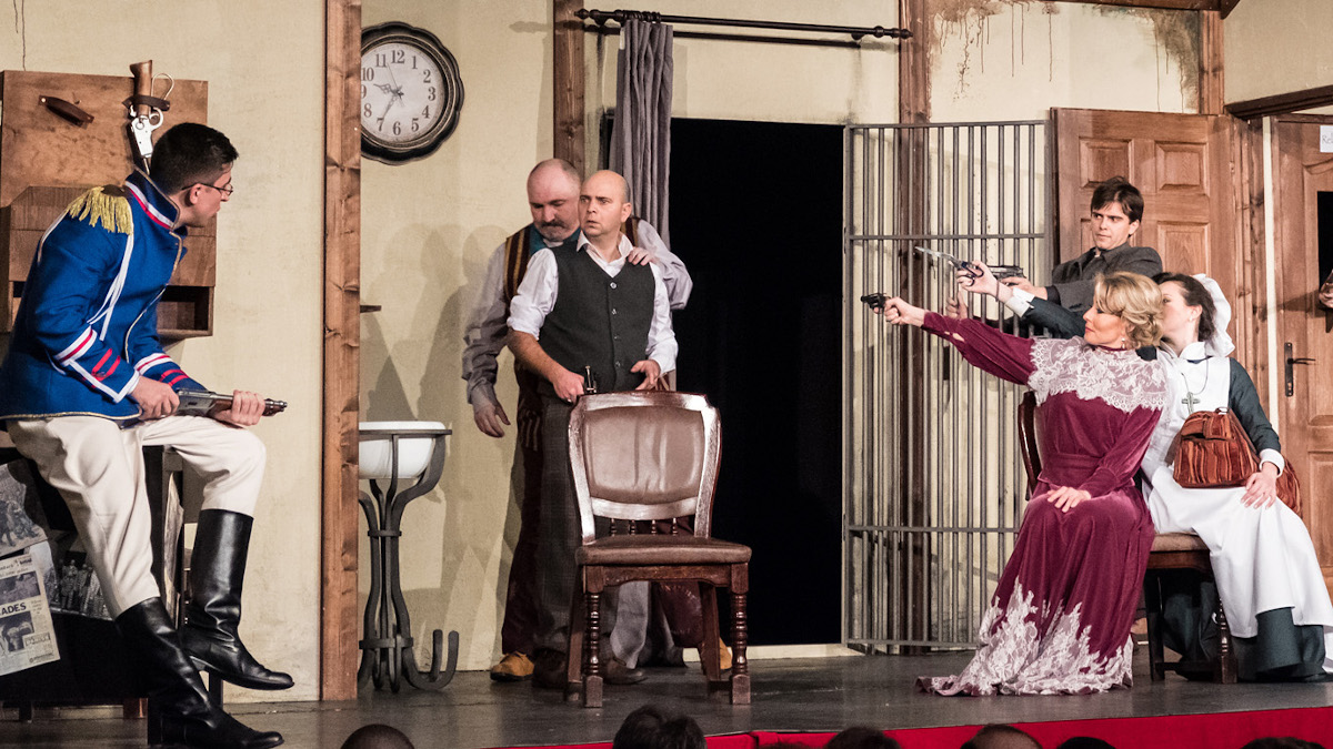 Foto Teatrul Elisabeta Din BucureÈ™ti Face Furori La ConstanÈ›a De AceastÄƒ DatÄƒ Cu O Comedie PoliÈ›istÄƒ De Succes CapcanÄƒ Pentru Un BÄƒrbat CÄƒsÄƒtorit Ctnews