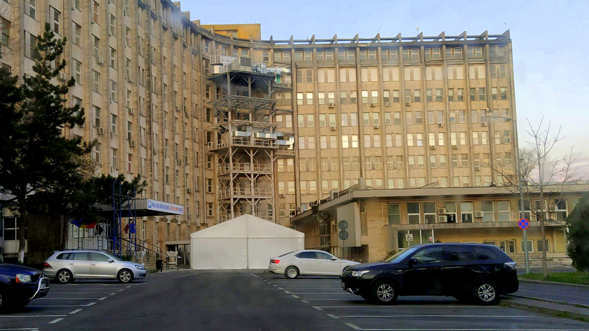 Dosar penal pe numele unei femei care a plecat din spital împreună cu fiul ei de două luni, deși amândoi erau confirmați cu COVID-19
