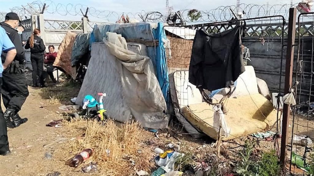 Adăposturi improvizate abuziv pe domeniul public în Inel 1, dezafectate. FOTO Polaris M Holding