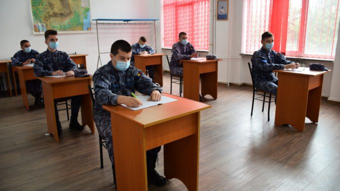 Elevii de la Școala Militară de Maiștri Militari a Forțelor Navale au revenit la școală. FOTO SMFN