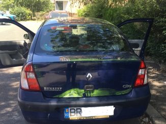 Autoturisme sparte și vandalizate pe Aleea Hortensiei din Constanța. FOTO CTnews.ro