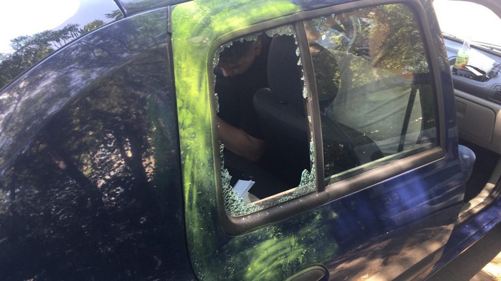 Autoturisme sparte și vandalizate pe Aleea Hortensiei din Constanța. FOTO CTnews.ro