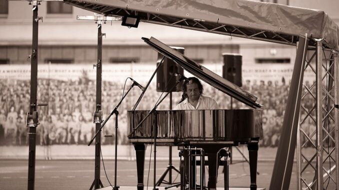 Horia Mihail – Turneul „Pianul Călător”