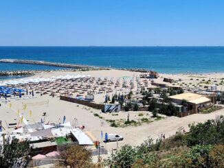 Plaja 3 Papuci din cartierul Faleză Nord