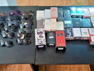 Depistat de jandarmi în timp ce comercializa produse „de firmă” pe plajă. FOTO IJJ Constanța