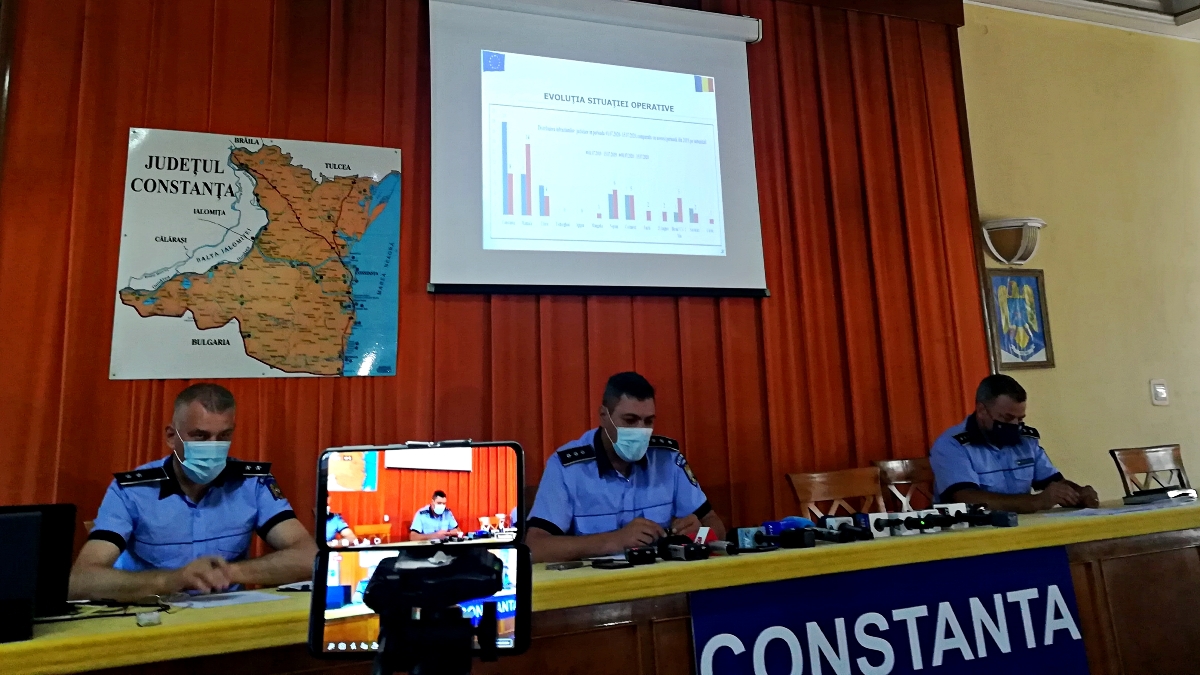 FOTO VIDEO Noua conducere a IPJ Constanța, la bilanțul primelor două săptămâni de activitate. Numărul infracțiunilor este în scădere, iar polițiștii acționează și pentru a verifica respectarea măsurilor din starea de alertă