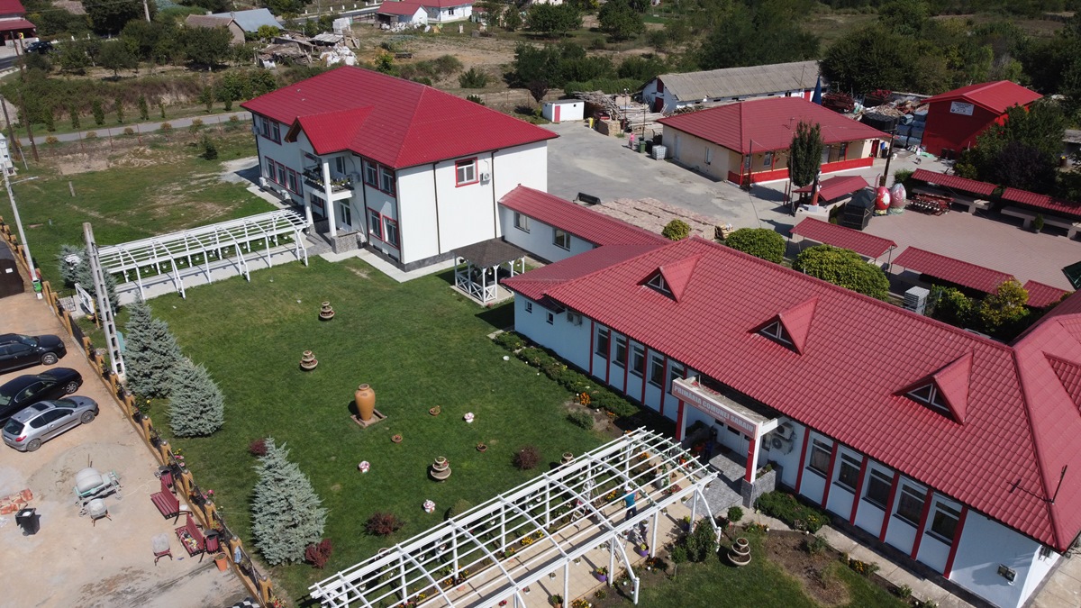 FOTO VIDEO Două proiecte importante au fost finalizate la Saraiu. A fost construit un nou sediu pentru primărie, iar căminul cultural a fost transformat într-o modernă casă de cultură