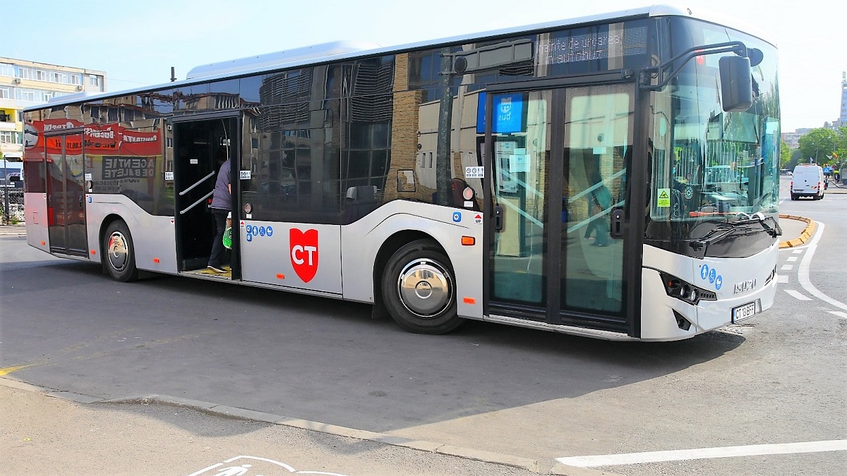 Autobuzele liniilor 44 și 51 vor circula, de mâine, pe un traseu deviat