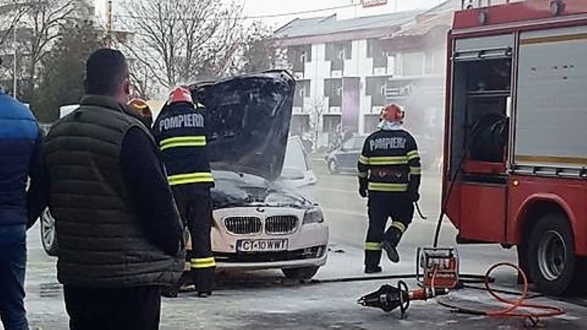 VIDEO BMW seria 5, distrus într-un incendiu pe bulevardul Lăpușneanu din Constanța