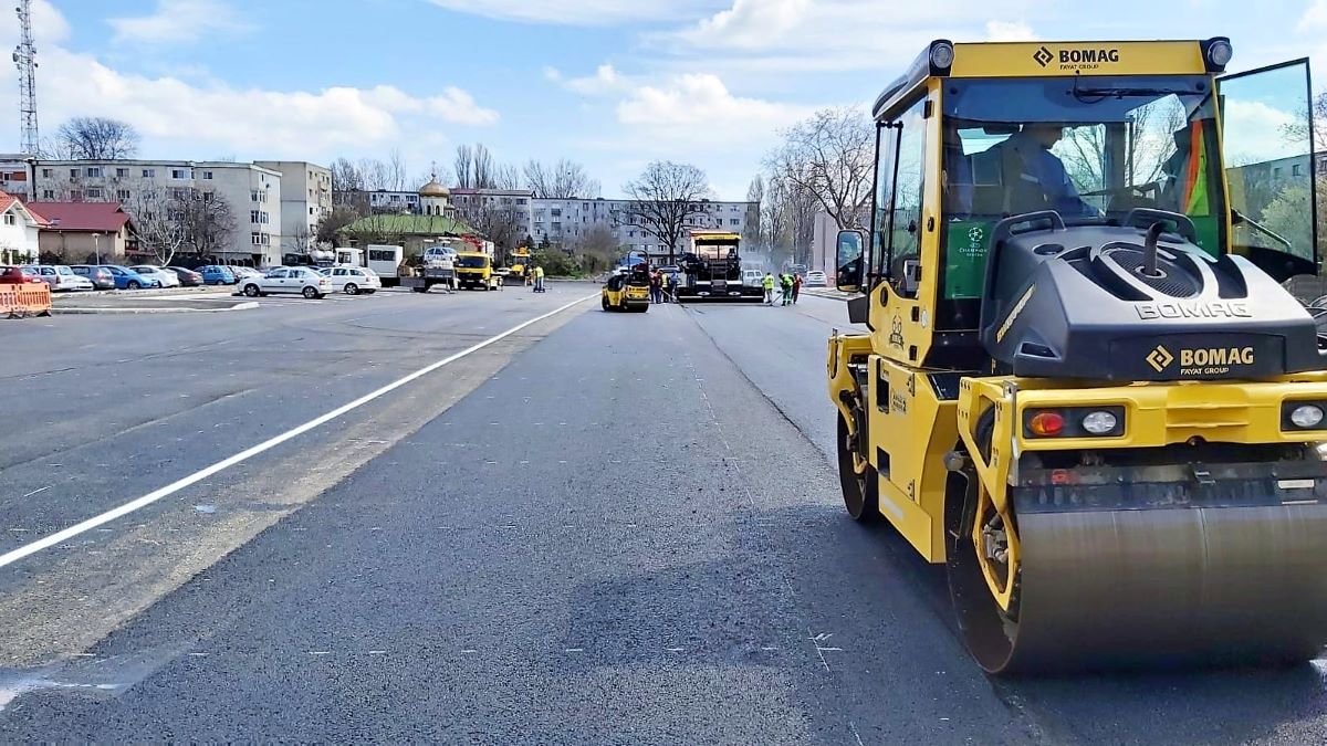 Parcarea din zona școlii 36 „Dimitrie Știubei” din Tomis Nord, a fost finalizată. Locuitorii pot depune cereri pentru rezervarea unui loc