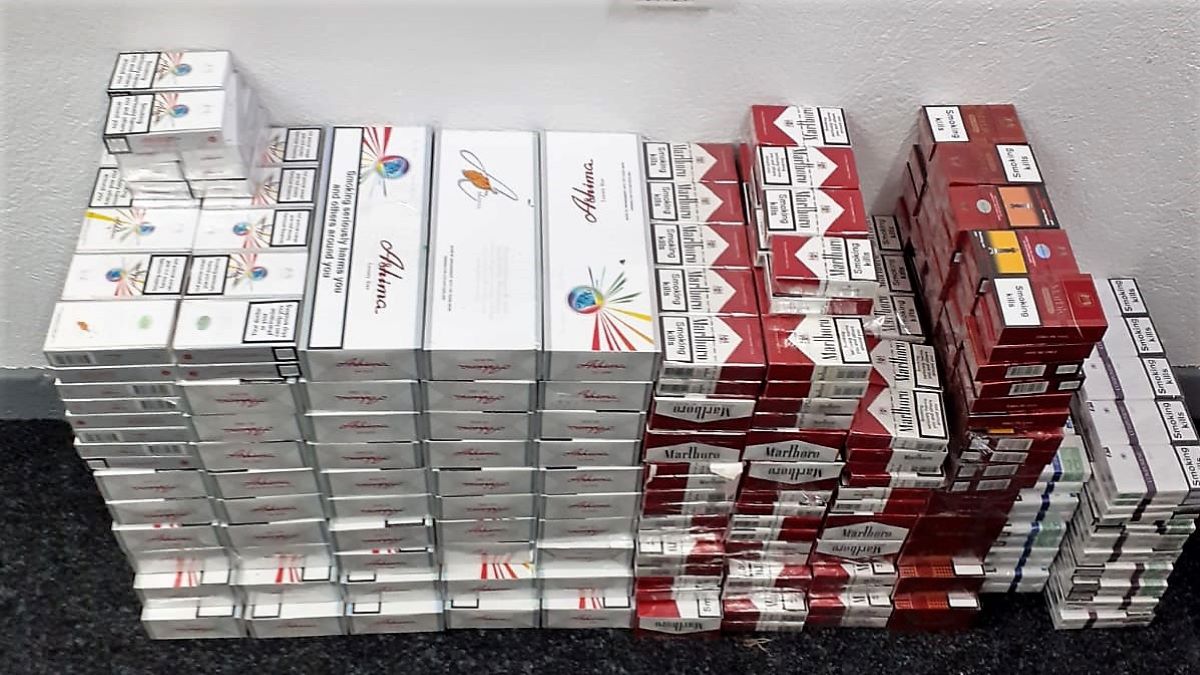 Peste o mie de pachete cu țigări, de contrabandă, confiscate de polițiștii locali constănțeni