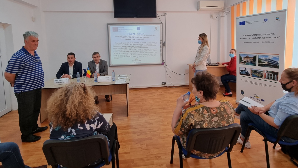 FOTO Primăria Murfatlar a găzduit un briefing în cadrul proiectului ”Dezvoltarea potențialului turistic, protejarea și promovarea moștenirii comune”