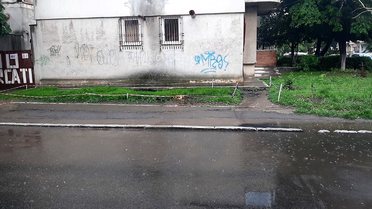 Explozii în subteran, în zona Far din Constanţa, din cauza unor acumulări de gaze