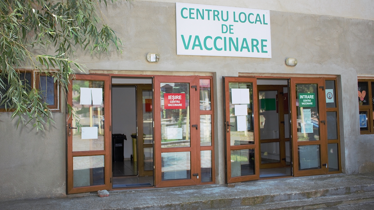 FOTO VIDEO Centrul de vaccinare din Cernavodă, deschis în fiecare week-end, atât pentru localnici, cât și pentru cei din localitățile apropiate și pentru cei aflați în tranzit