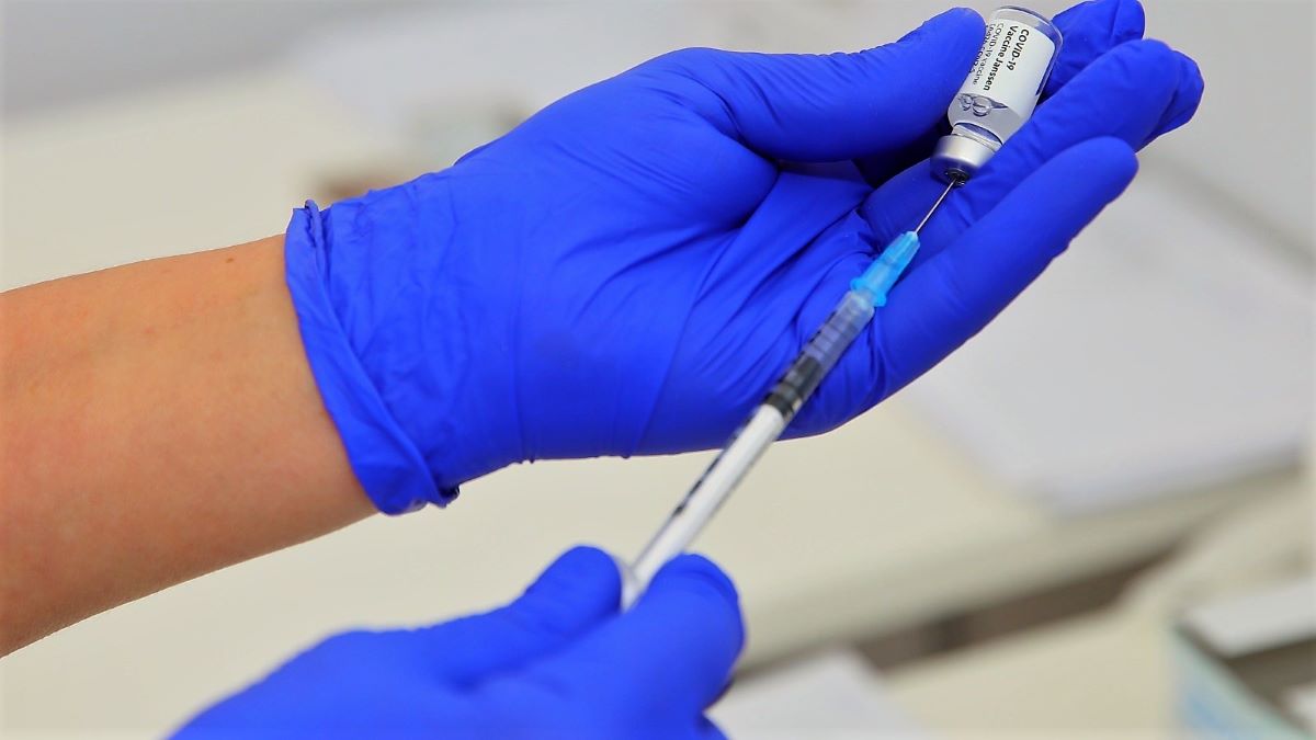 Maraton de vaccinare la Spitalul Militar Constanța, organizat de MApN cu prilejul Zilei Armatei