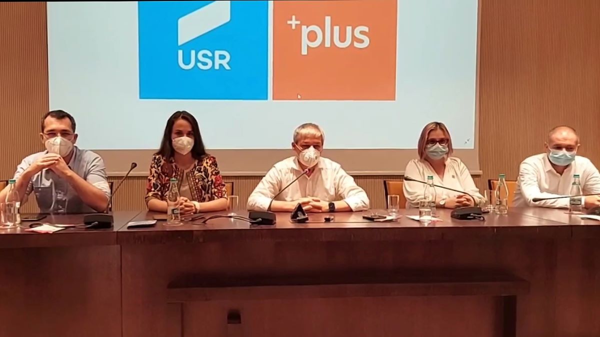Dacian Cioloş, la Constanţa: „PNL poate să propună un premier, iar dacă nu găsesc candidat de premier, putem să propunem noi”