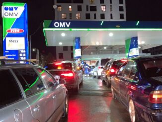 Coadă la o stație de carburant OMV din Constanța. FOTO F. B.