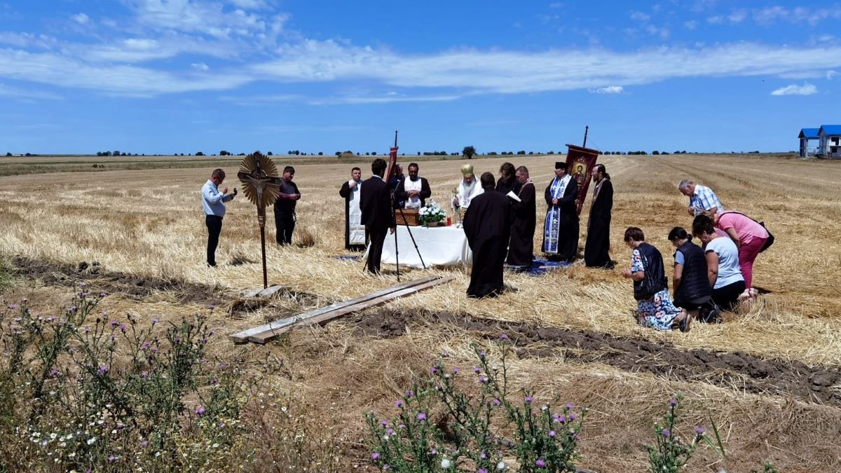 Campania de rugăciuni pentru ploaie a continuat astăzi în Arhiepiscopia