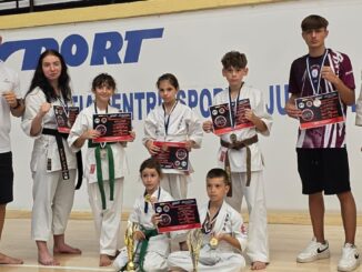 Medalii pentru karatiștii din Ovidiu la Gethika Tournament of Combat Constanța. FOTO SG
