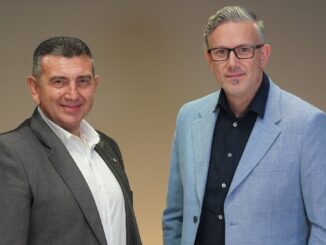 Claudiu Iorga Palaz, candidatul Forța Dreptei la Camera Deputaților și jurnalistul Adrian Boioglu, managerul Trustului Media CityDigital. FOTO Mitică Raftu / CTnews