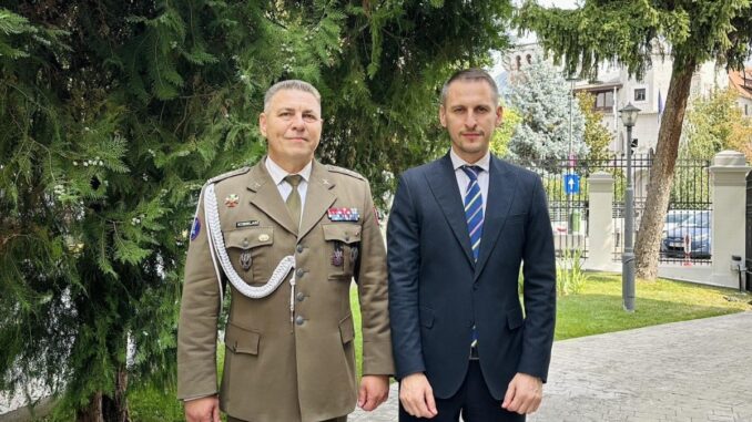 Deputatul George Gima alături de atașatul militar al Poloniei în România. FOTO Facebook