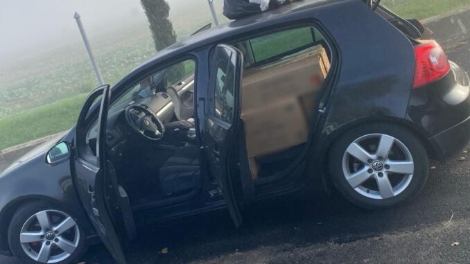 Poliția a confiscat marfa, iar posesorul mașinii este cercetat penal. FOTO IPJ Constanța