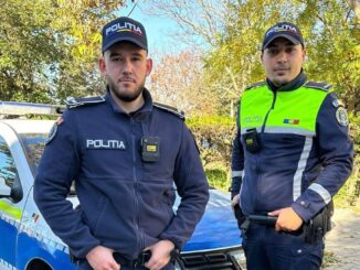 Cei doi polițiști din Hârșova considerați eroi de către colegii lor după ce au salvat un om de la moarte. FOTO IPJ Constanța