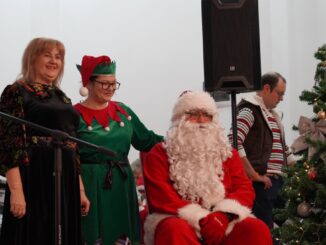 Pentru al 13-lea an la rând, Moș Crăciun a venit încărcat de daruri pentru copiii din comuna Saraiu. FOTO Adrian Boioglu