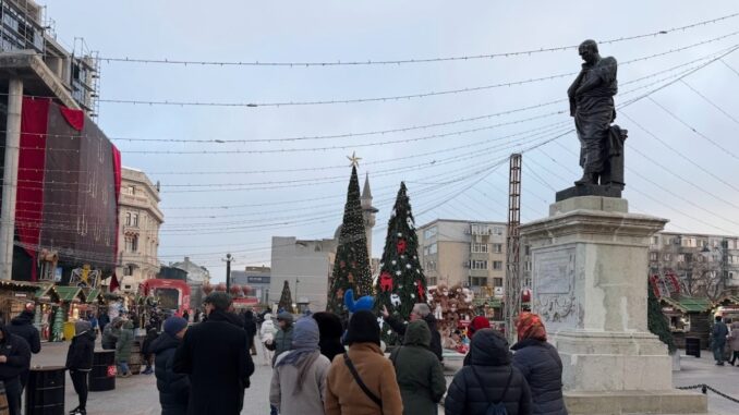 Arhitecți din toată România au luat Constanța veche la pas alături de istoricul Cristian Cealera. FOTO MINAC