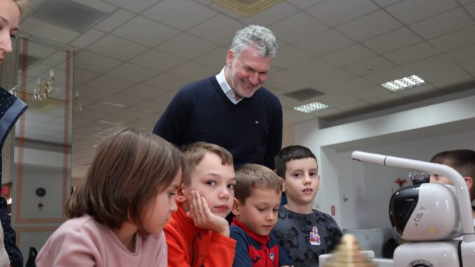 Administrația publică locală de la Năvodari susține sportul minții. FOTO Facebook/Florin Chelaru
